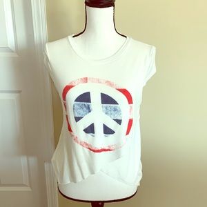 Peace sign high-low tee, ONE SIZE.